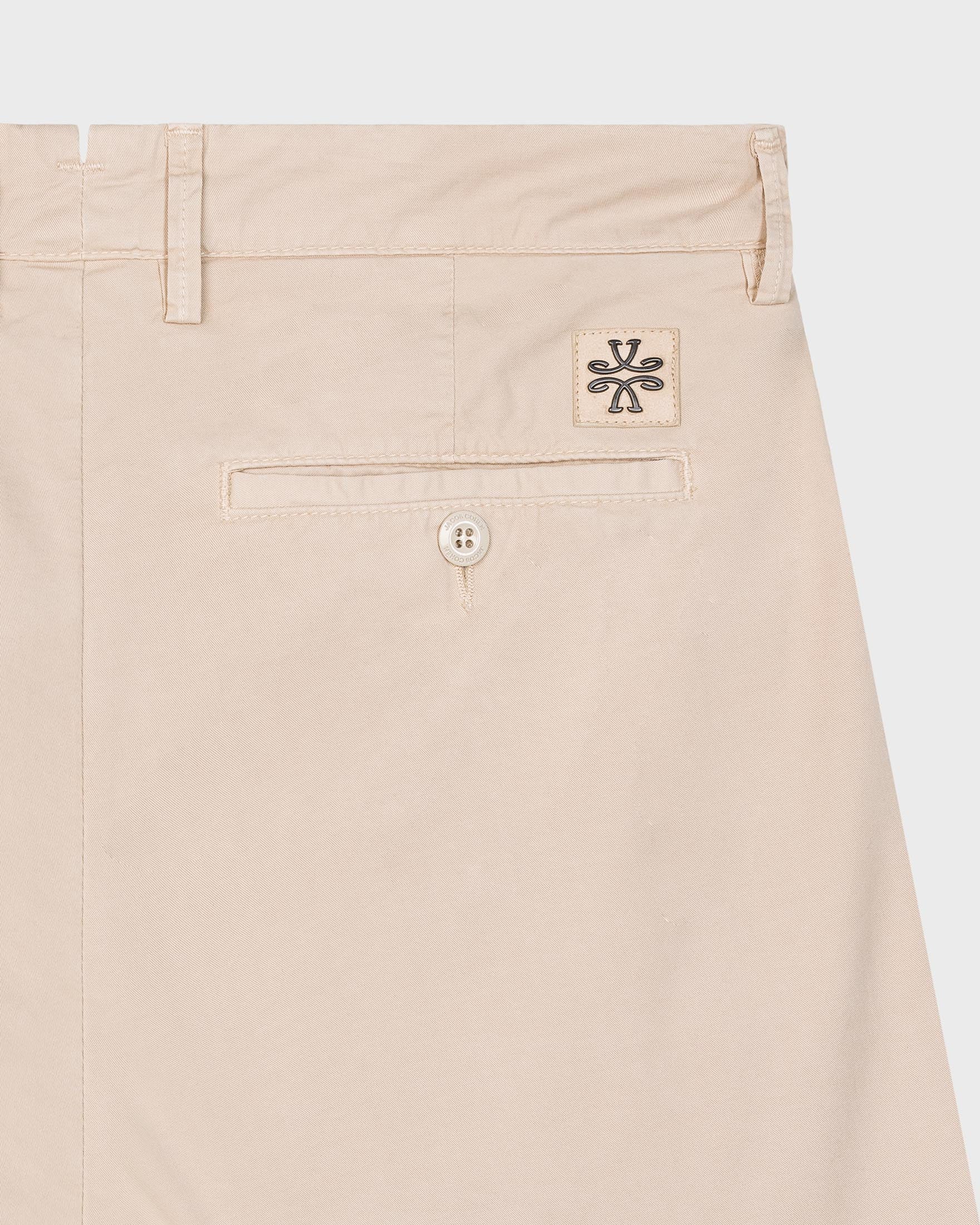 BOBBY CHINOS IN BEIGE GABARDINE