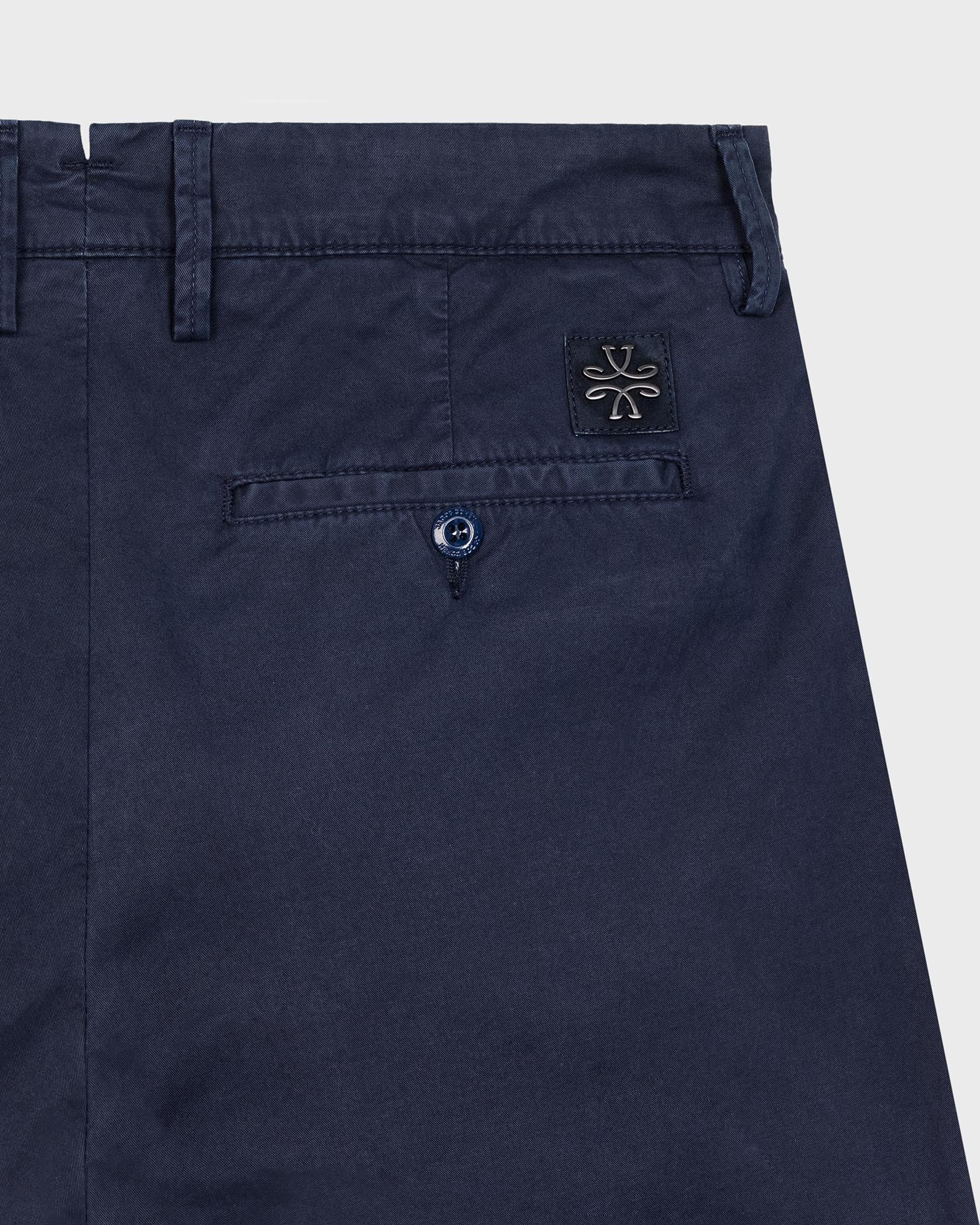 BOBBY CHINOS IN NAVY BLUE GABARDINE