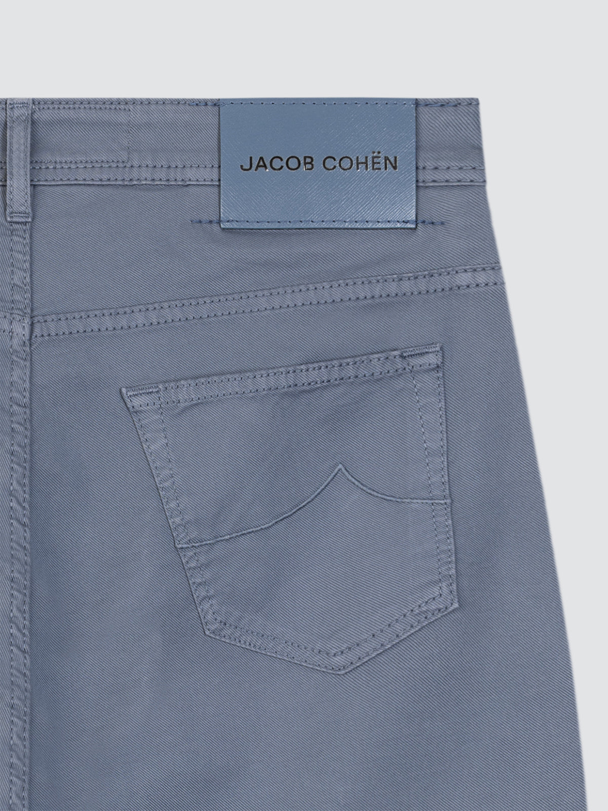Back view bermuda short Jacob Cohen Lou slate blue back patch