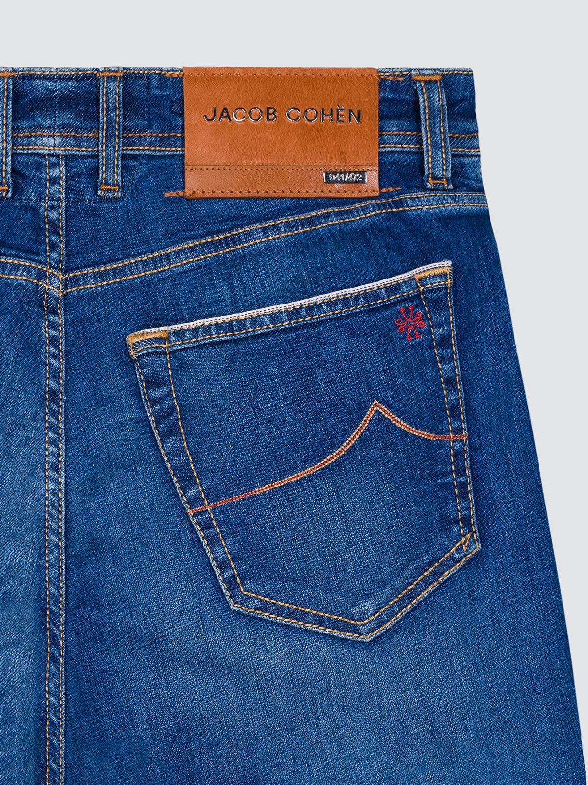 NICK LIMITIERTE AUFLAGE HELLBLAUER DENIM-STRETCH