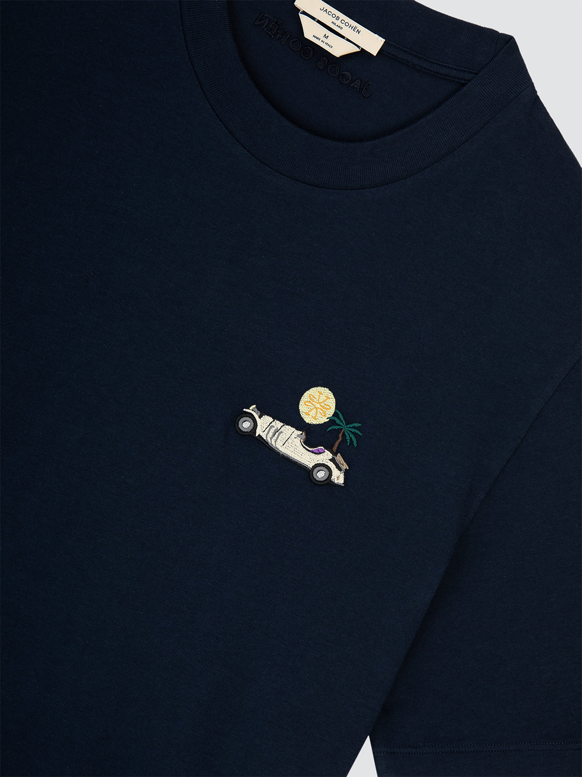 Navy blue t-shirt Jacob Cohen with embroidered design on a white background