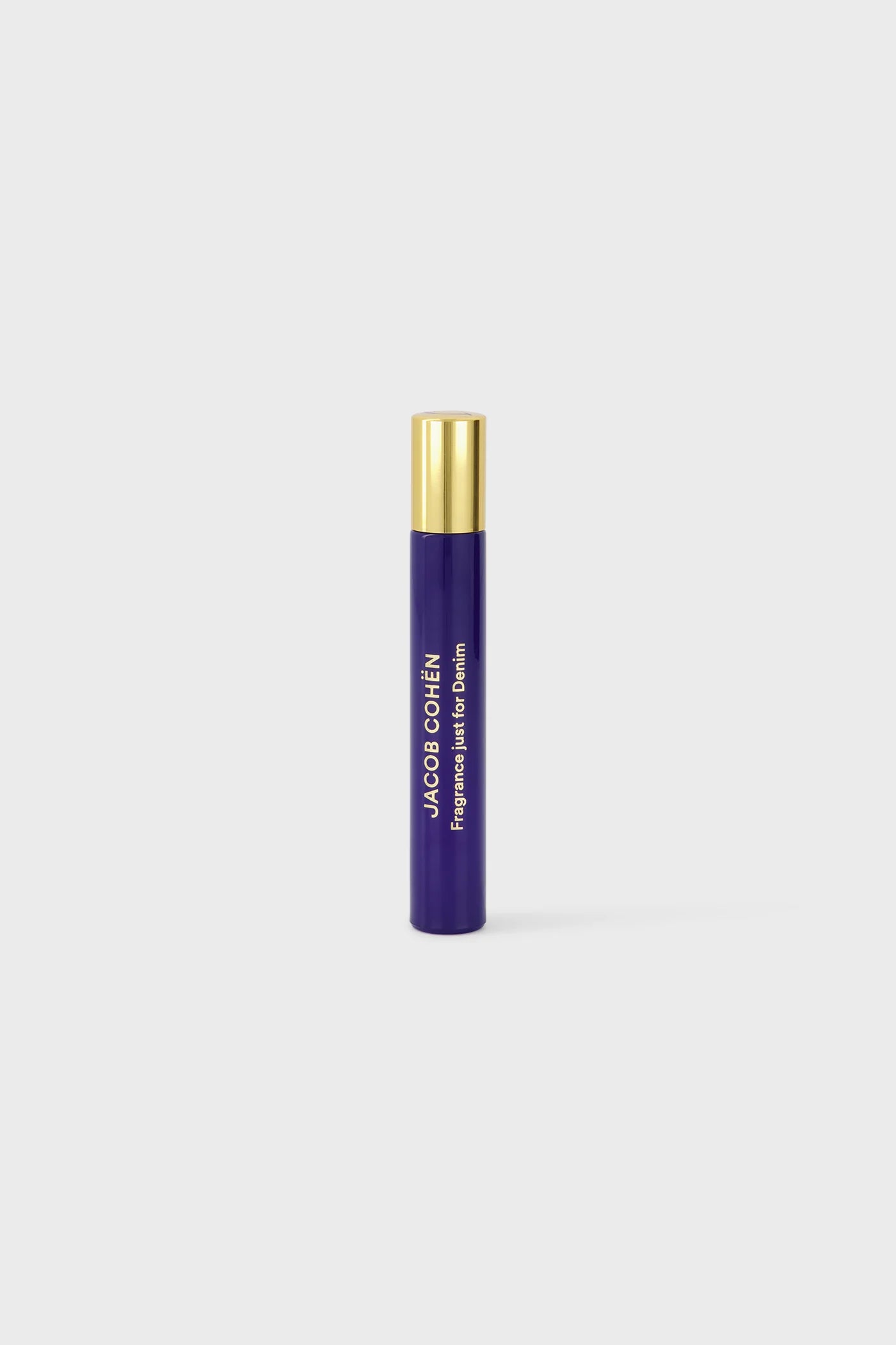 Parfum Jacob Cohen included in limited edition blue bottle perfume