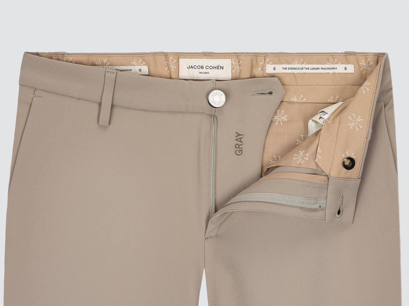 Gray - Pantalones chinos regulares en tejido técnico elástico beige