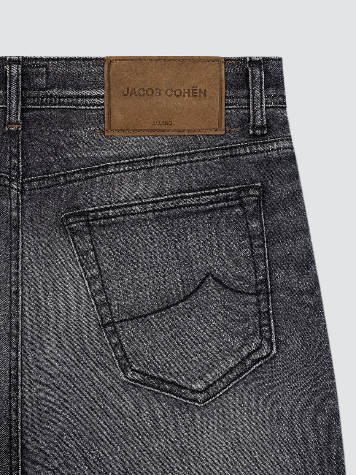 Bard jeans Jacob Chen dark grey denim washed with back brown patch