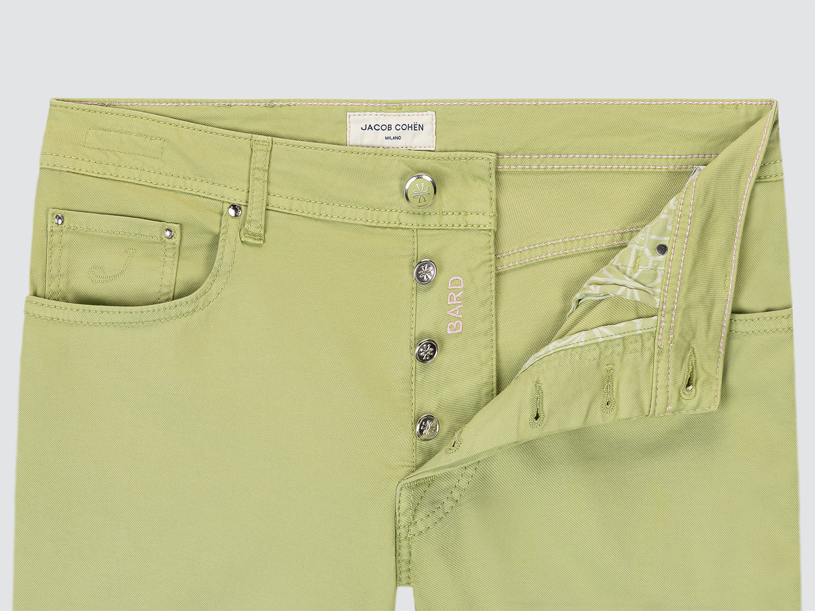 Bard pantalón en sarga elástica verde salvia