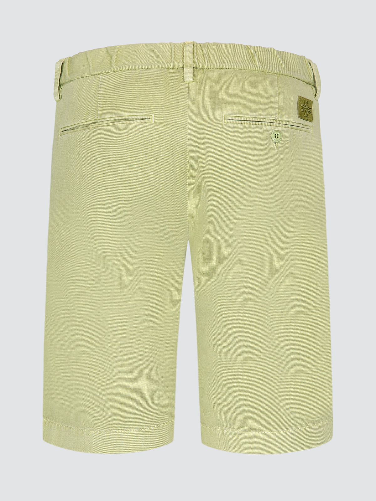 Bermudas George en sarga elástica de algodón verde salvia.
