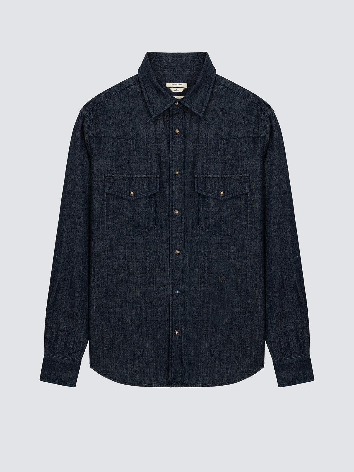 Dark denim shirt Jacob Cohën with two front pockets on a light gray background