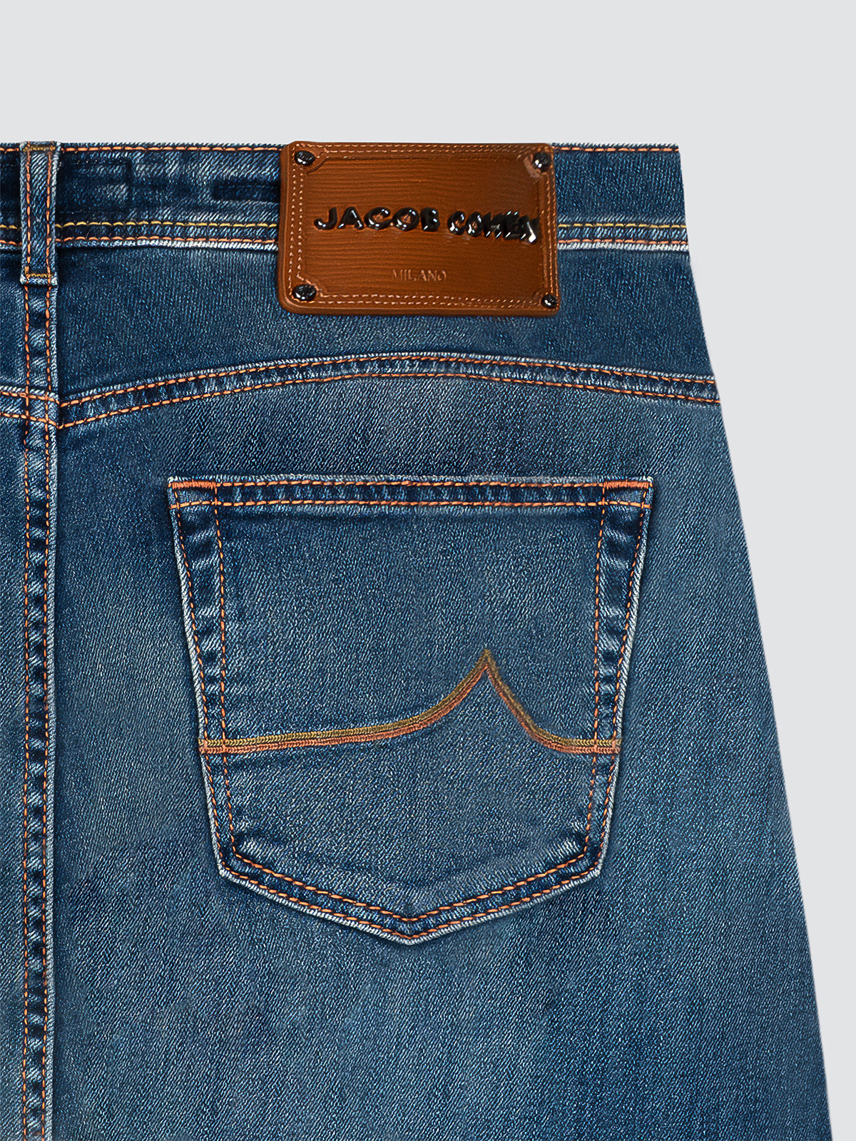 Jacob Cohën blue jeans bard with metal rivets on the corner 