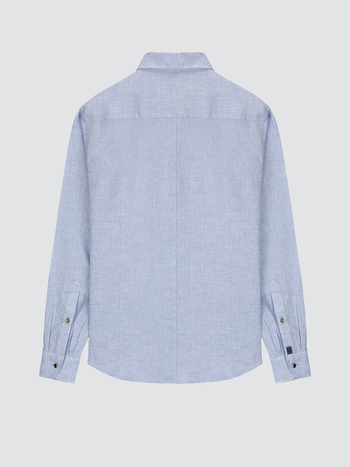 Hellblaues Leinenhemd