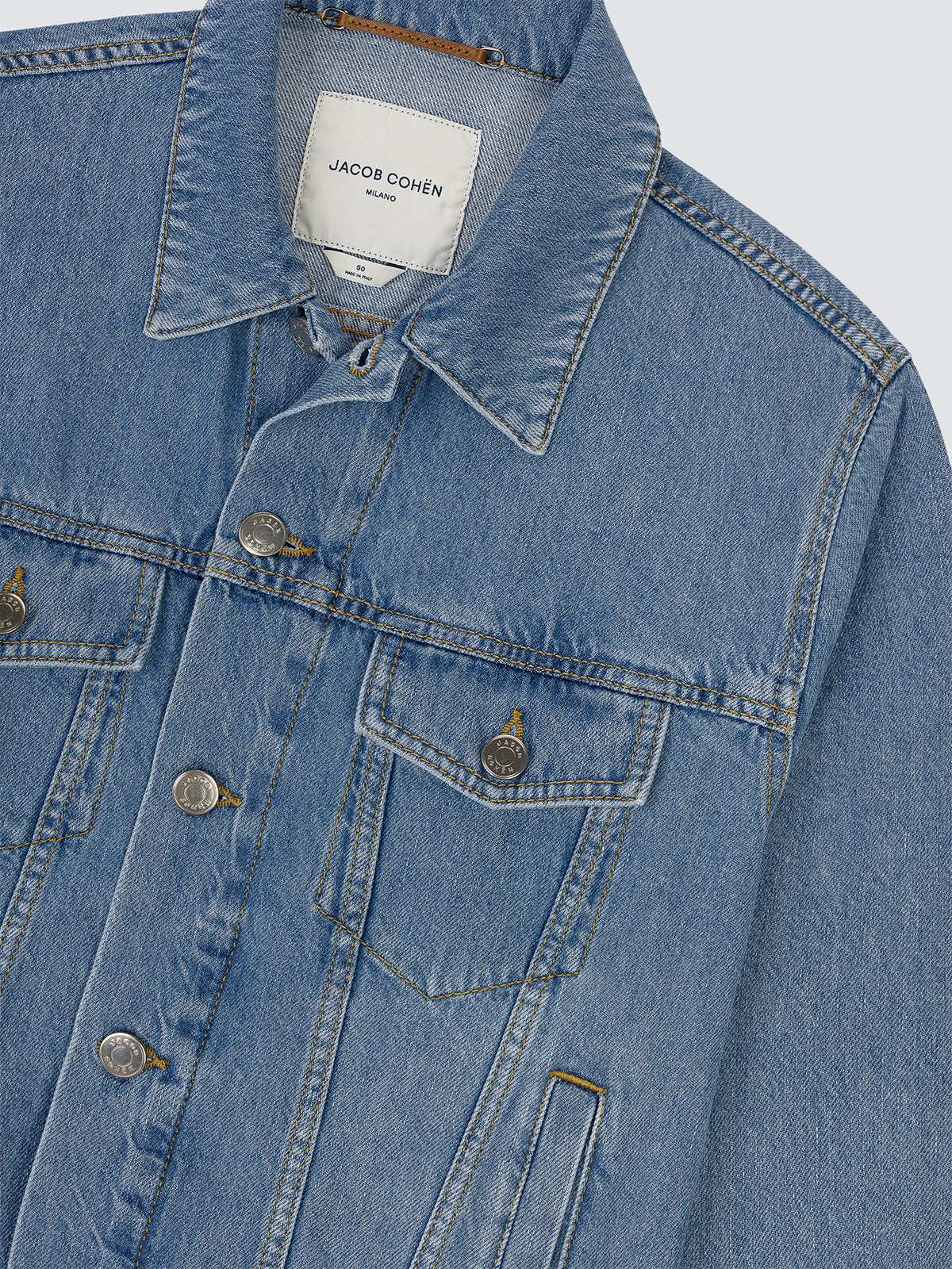 Truckerjacke aus hellblauem Comfort Denim