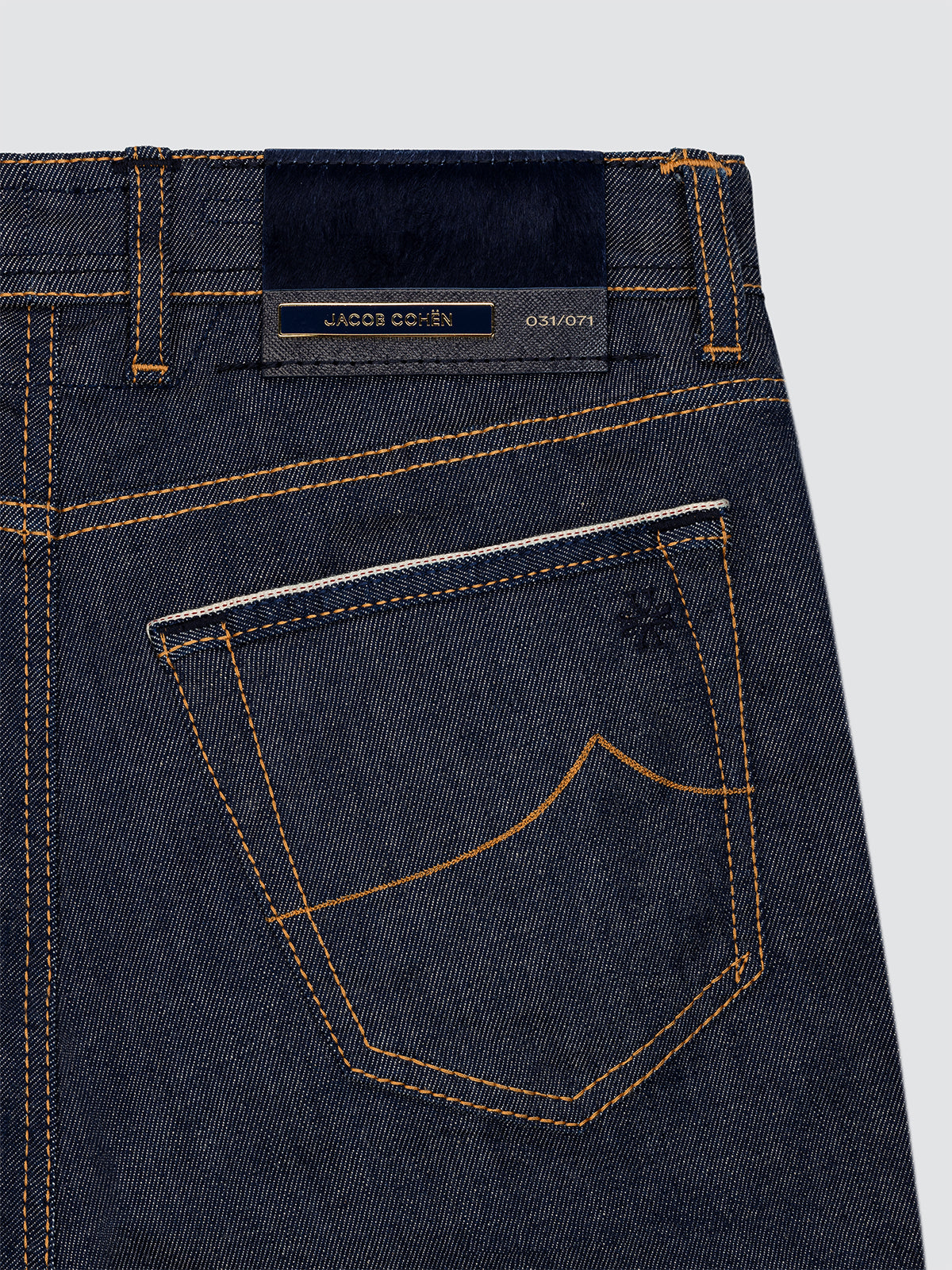 Denim JACOB COHEN raw nick limited back view